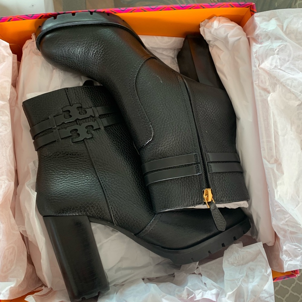 Tory Burch boots booties Leigh lug sole 7.5 NEW